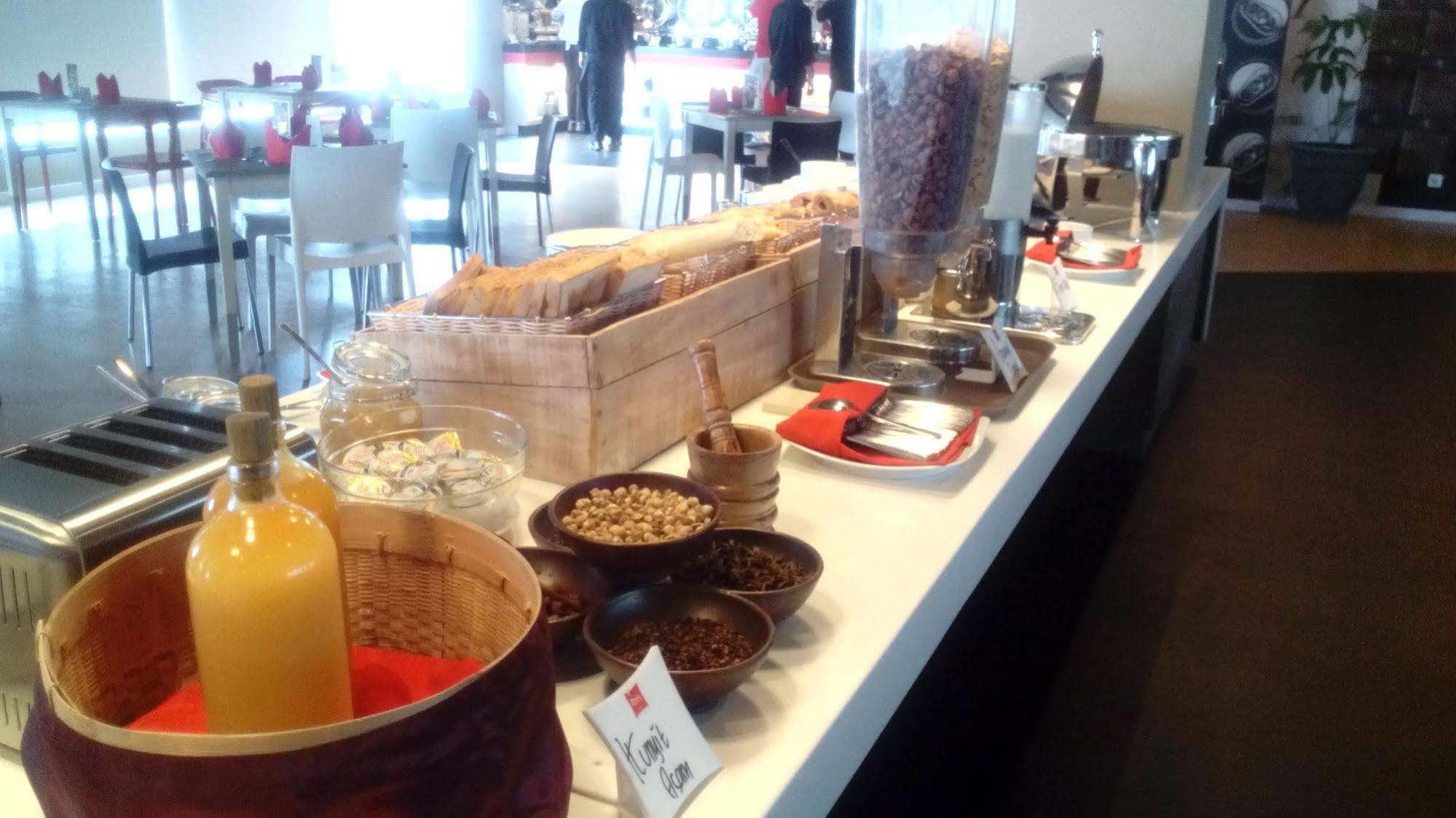 Ibis Surabaya City Center Luaran gambar