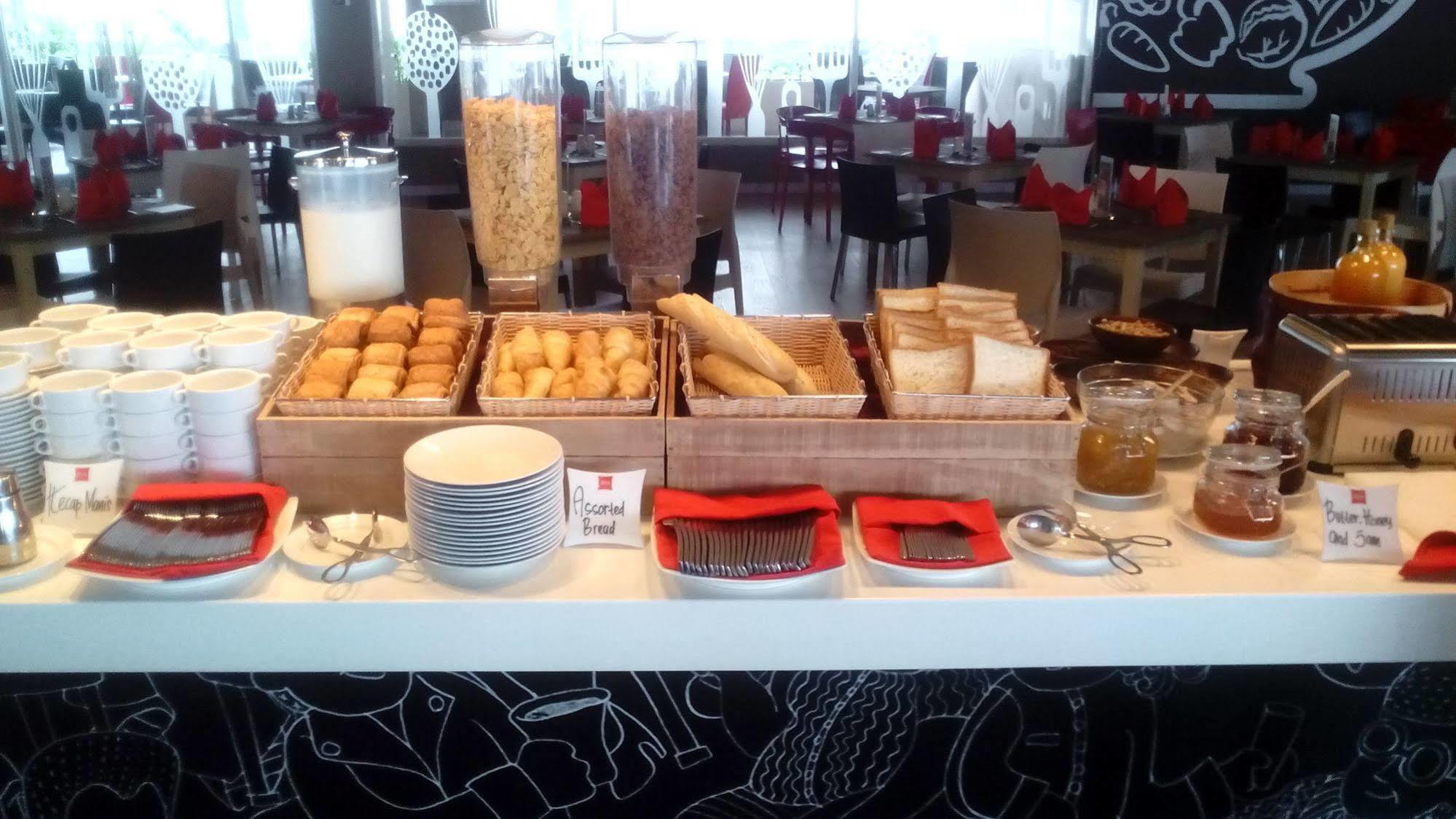 Ibis Surabaya City Center Luaran gambar